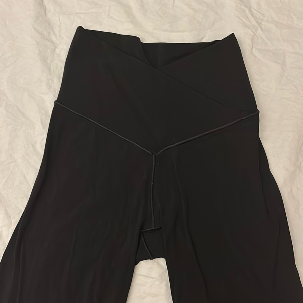 AERIEoffline black crossover leggings (no flare)